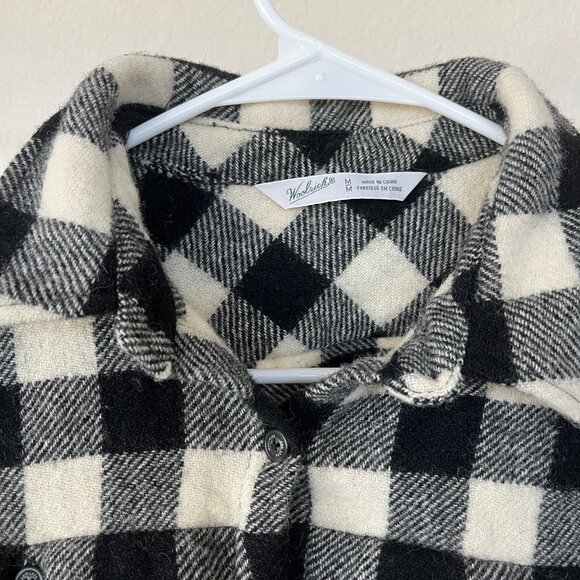 Woolrich Checkered Black & White Button Down Flannel Size Medium - Picture 3 of 8